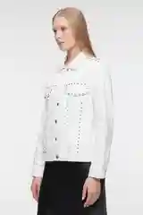 Белый куртка-рубашка джинсовая с металлическими заклепками женская Befree