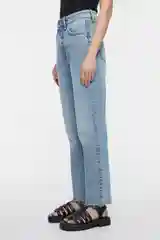 Голубой джинсы straight прямые высокие с обрезанными краями женские Befree