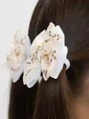 Молочный бантики на резинке / Школьные банты /