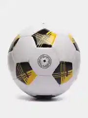 Рыжий футбольный мяч