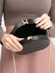 Черный сумка женская, круглая, через плечо