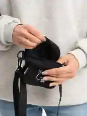 Черный женская сумка, через плечо, с принтом