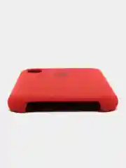 Красный чехол на iPhone XR