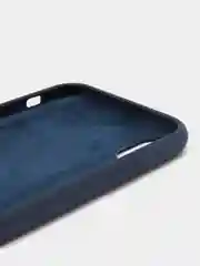 Темно-синий чехол на iPhone XR