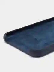 Темно-синий чехол на iPhone XR