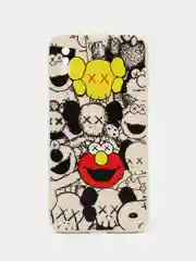 Бежевый чехол с принтом на iPhone XS
