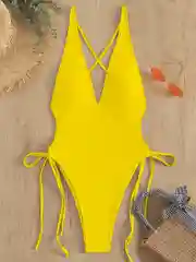 Желтый купальник сплошной