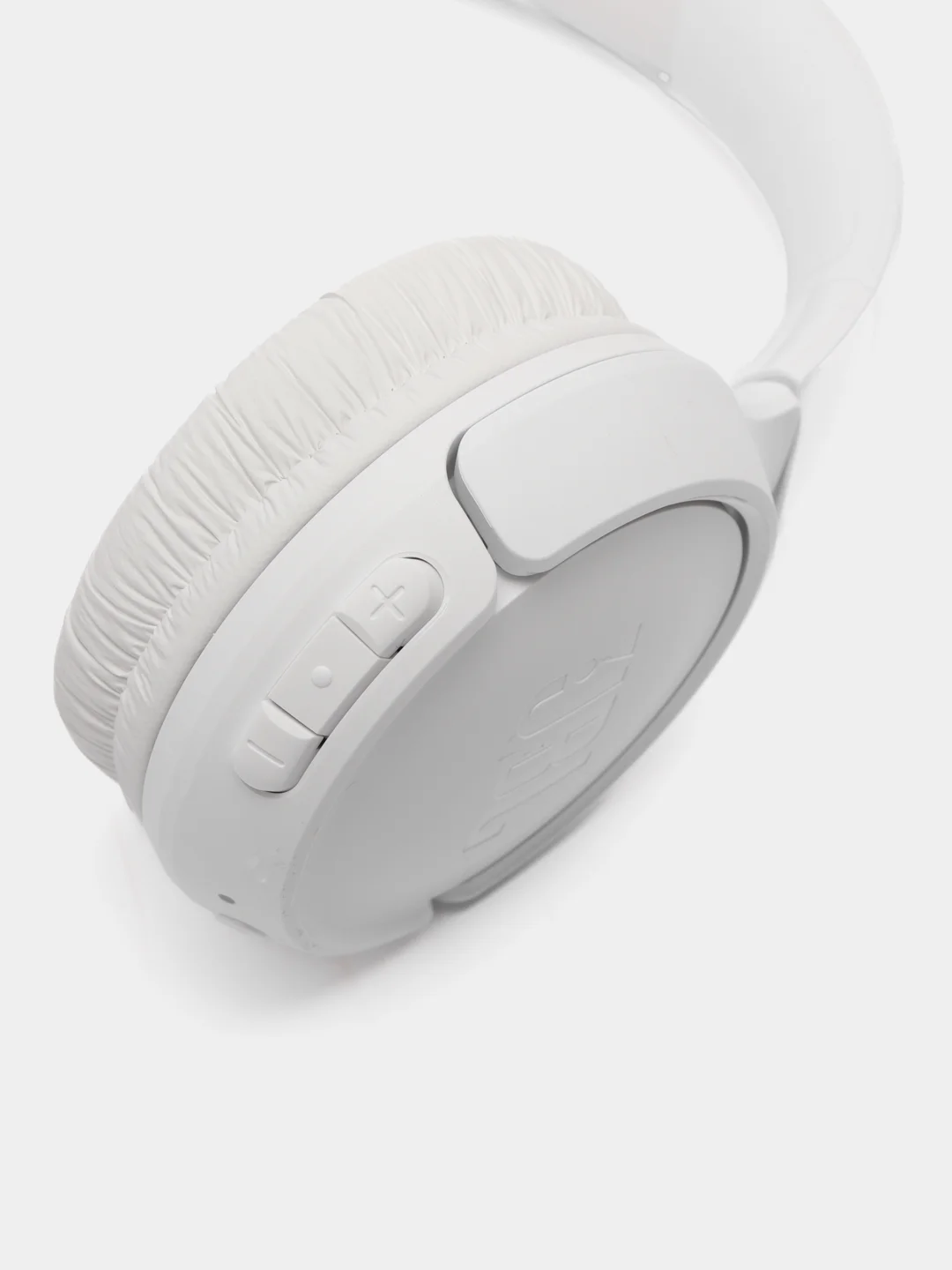 Белый наушники JBL Tune 520BT