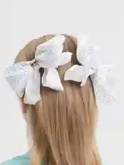 Белый заколки с бантиками