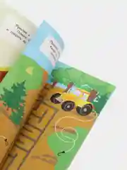Тракторы. Лабиринты с наклейками