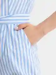 Голубой платье