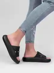 Черный сланцы женские, на высокой подошве