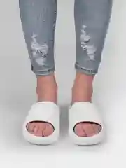 Белый сланцы женские, на высокой подошве