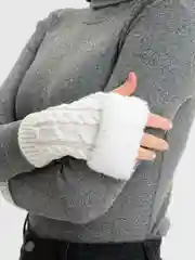 Белый рукава вязанные с мехом / Теплые зимние рукава - митенки / Варежки с открытыми пальцами