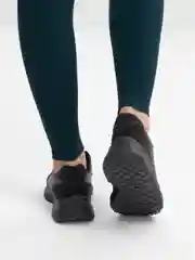 Черный кроссовки женские