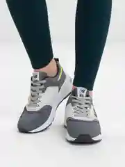 Кроссовки женские, спортивные
