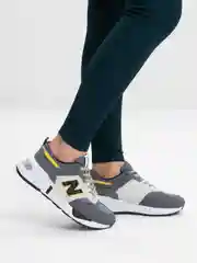 Кроссовки женские, спортивные