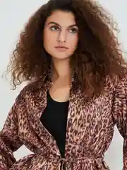 Блузка oversize женская с леопардовым принтом и поясом