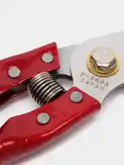 Красный секатор профессиональный садовый c запасной пружиной для обрезки деревьев и кустов