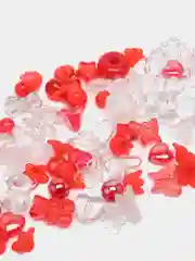 Красный бусины разноцветные