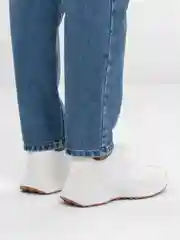 Белый кроссовки женские