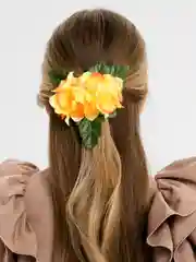 Желтый заколки с бантиками