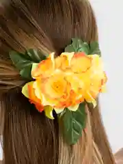 Желтый заколки с бантиками
