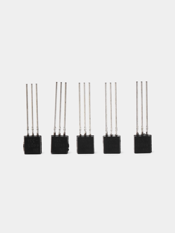 20 штук Транзистор 2N4403 (pnp 40v 0.6a) TO-92