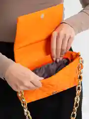 Зеленый женская сумка через плечо с цепью