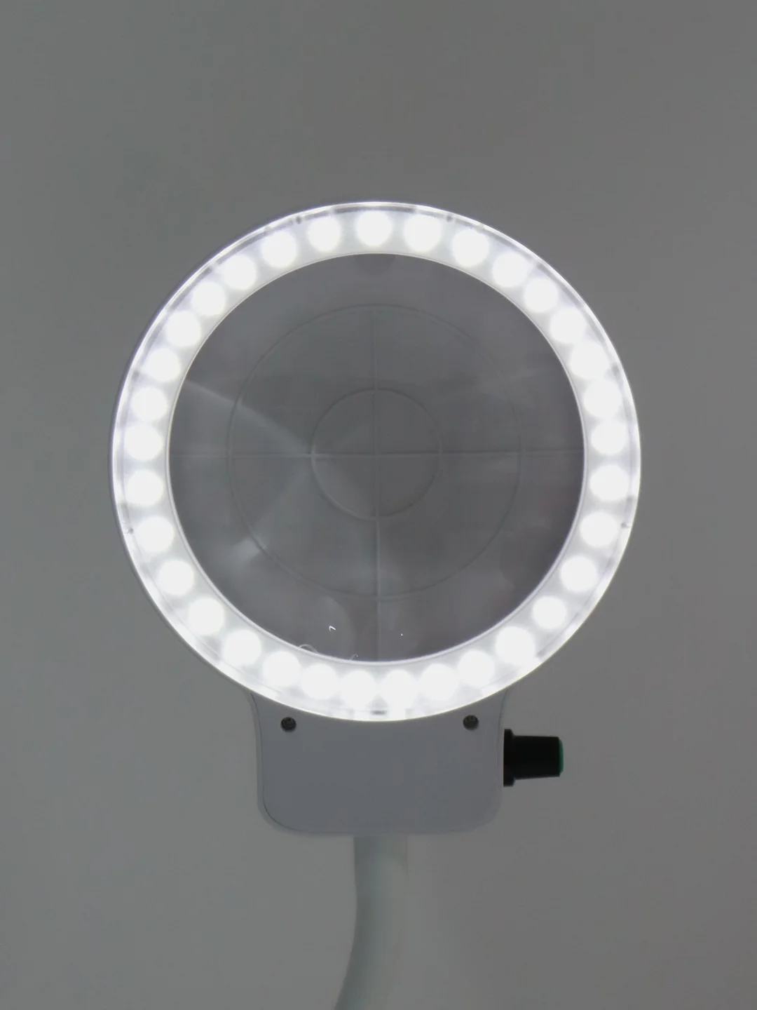 Лупа настольная, увеличительное стекло с Led Подсветкой, диаметр 110 мм, Brauberg, 455930
