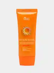 Оранжевый крем солнцезащитный Ekel Soothing & Moisture Sun Block SPF50/PA+++ 70 мл