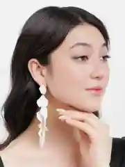 Белый серьги длинные rose petal, вечерние серьги с лепестками