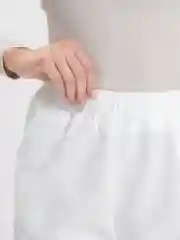 Белый женские шорты, короткие