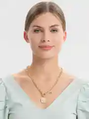 Желтый цепь с перламутром