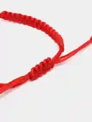 Вишнёвый красная нить, оберег