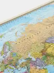 Карта настенная Мир. Политическая карта с флагами, М-1:30 млн, размер 122х79 см, 123110