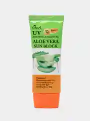 Салатовый крем солнцезащитный Ekel Soothing & Moisture Sun Block SPF50/PA+++ 70 мл
