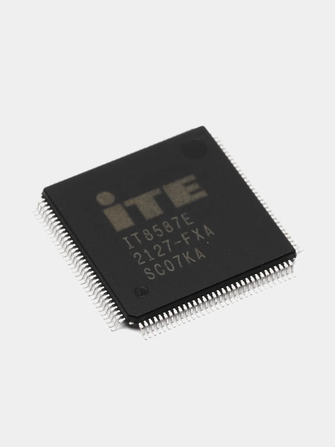 Мультиконтроллер IT8587E