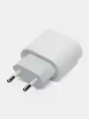 Белый блок питания для iPhone с быстрой зарядкой