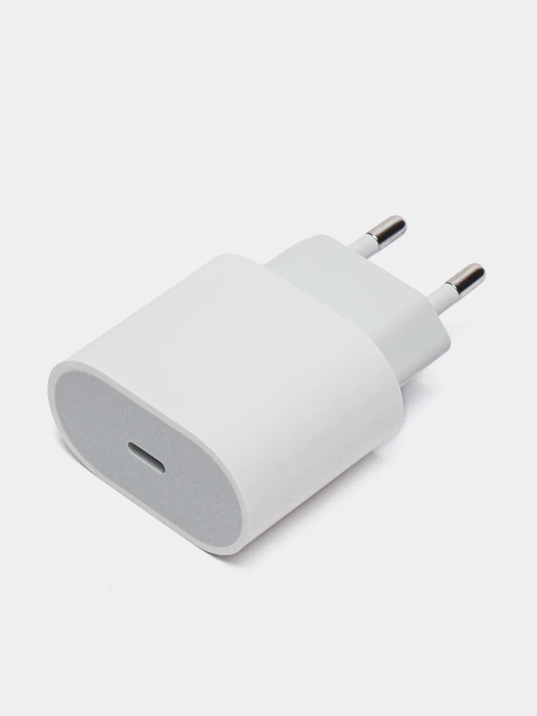 Белый блок питания для iPhone с быстрой зарядкой