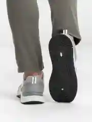 Белый кроссовки мужские