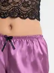 Розовый пижама женская: кружевной топ и шорты