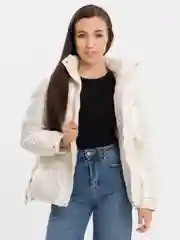 Белый пуховик женский