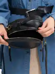 Черный сумка женская, круглая, прямоугольная через плечо