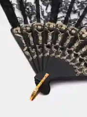 Черный веер ручной складной