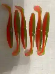 Алый приманка мягкая Sawamura OneUp Shad 4 дюйма