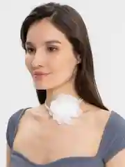 Белый чокер цветок на шею