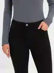Черный джинсы женские
