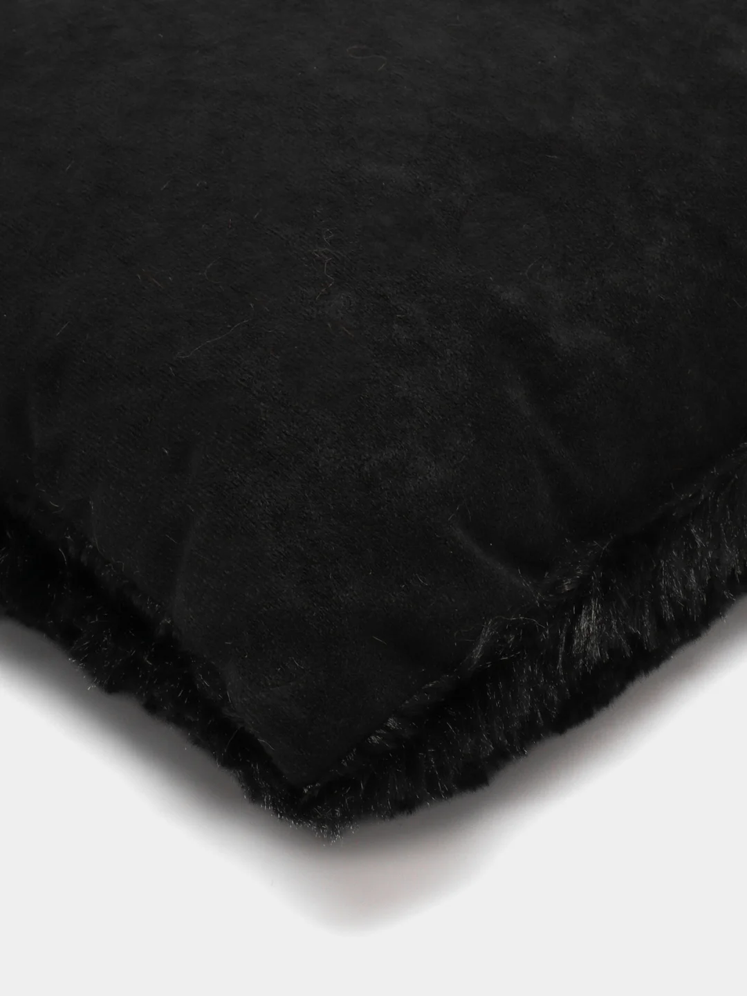 Черный подушка декоративная МАТЕХ "PLUSH", 35 х 35 х 15 см, 18 цветов