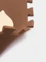 Коричневый мягкий пол